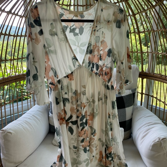 Cream and floral VICI dress - Picture 5 of 6